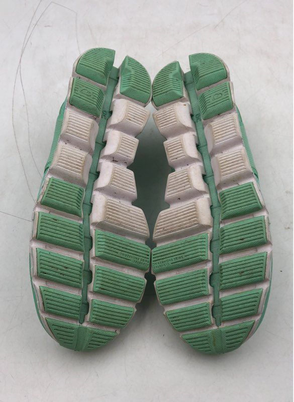 On Cloud Women&#39;s Green Athletic Shoes - Size 8