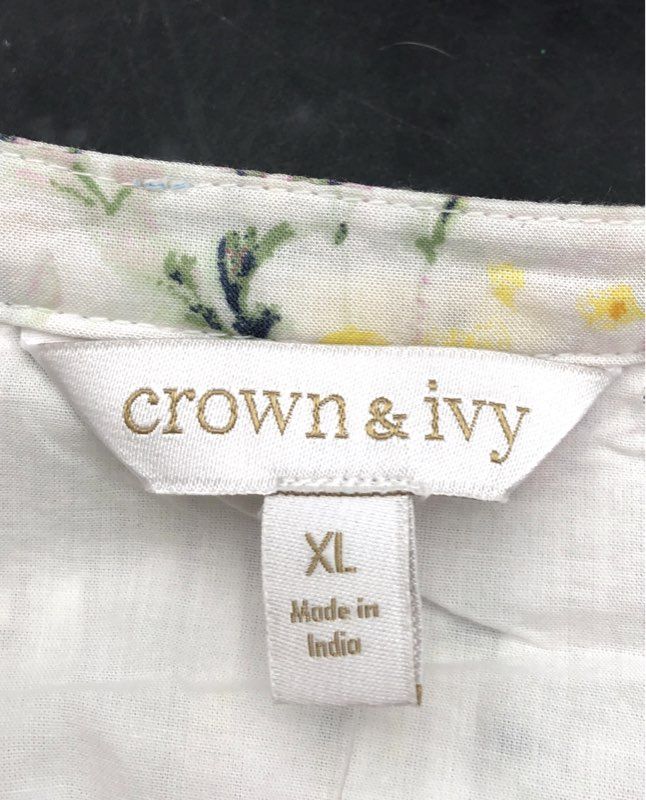 Crown & Ivy Women's White Floral Smocked V-Neck 3/4 Sleeve Blouse Sz XL NWT