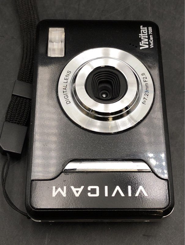Vivitar ViviCam 7020 7.1 MP Compact Digital Camera