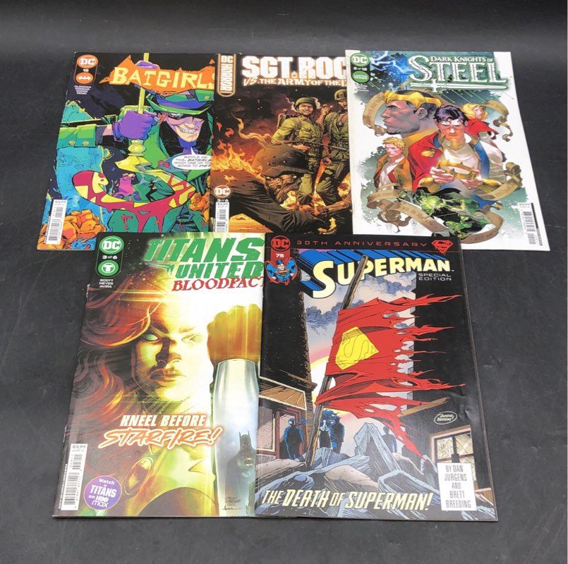 DC Comic Book Lot Modern Age Superhero Mixed Titles Approximately 25 Comics