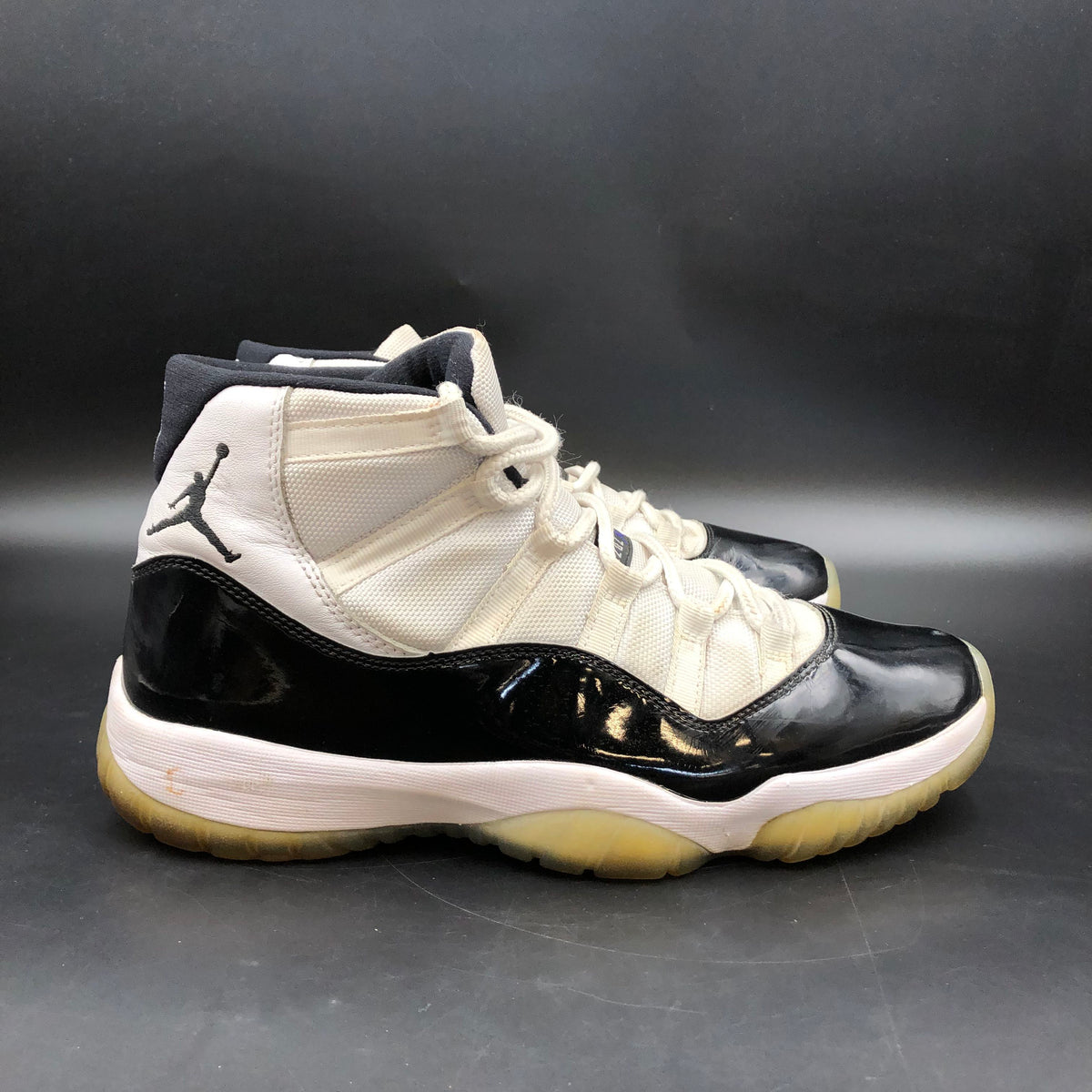 Nike Air Jordan 11 Retro Concord White Black 2018 Sneakers Size 9.5 COA
