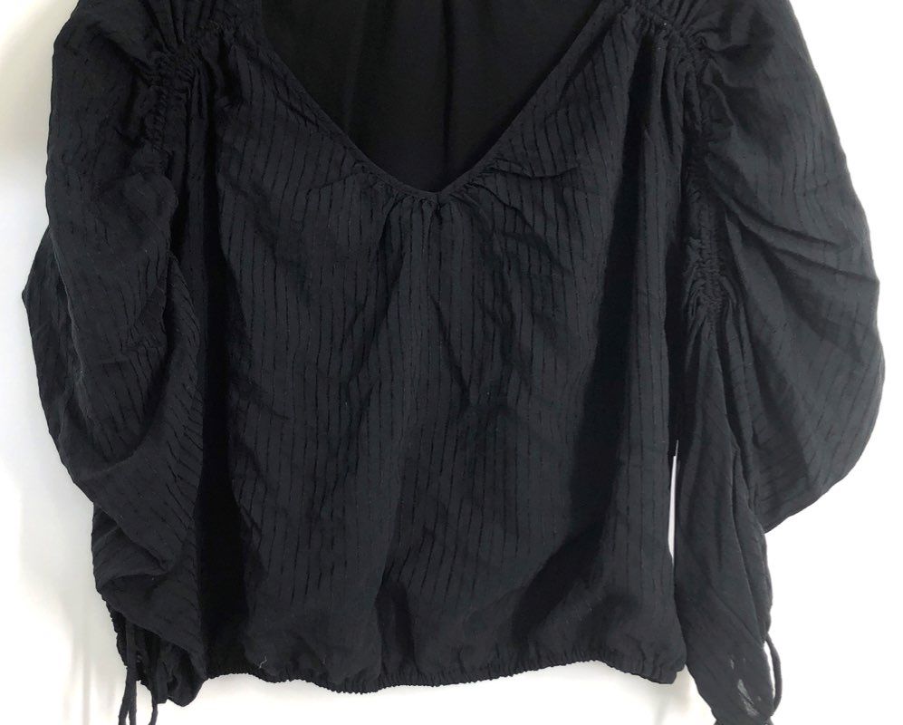 ASTR the Label Women's Black Puff Sleeve V-Neck Textured Blouse Top Sz M