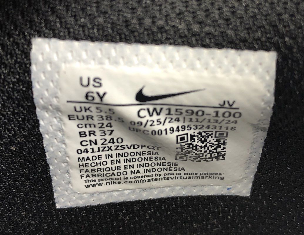 Nike Dunk Low Panda Black White GS Youth Sneakers Size 6Y CW1590-100