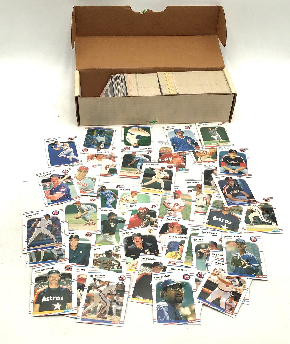 Lot Of Fleer Baseball MLB Cards. Medium Box, Unsorted