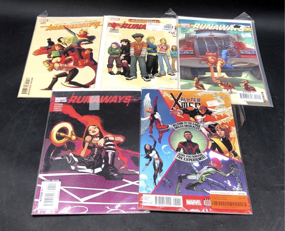 Marvel Comic Book Lot Modern Era Superhero 1990s-2010s Approximately 25