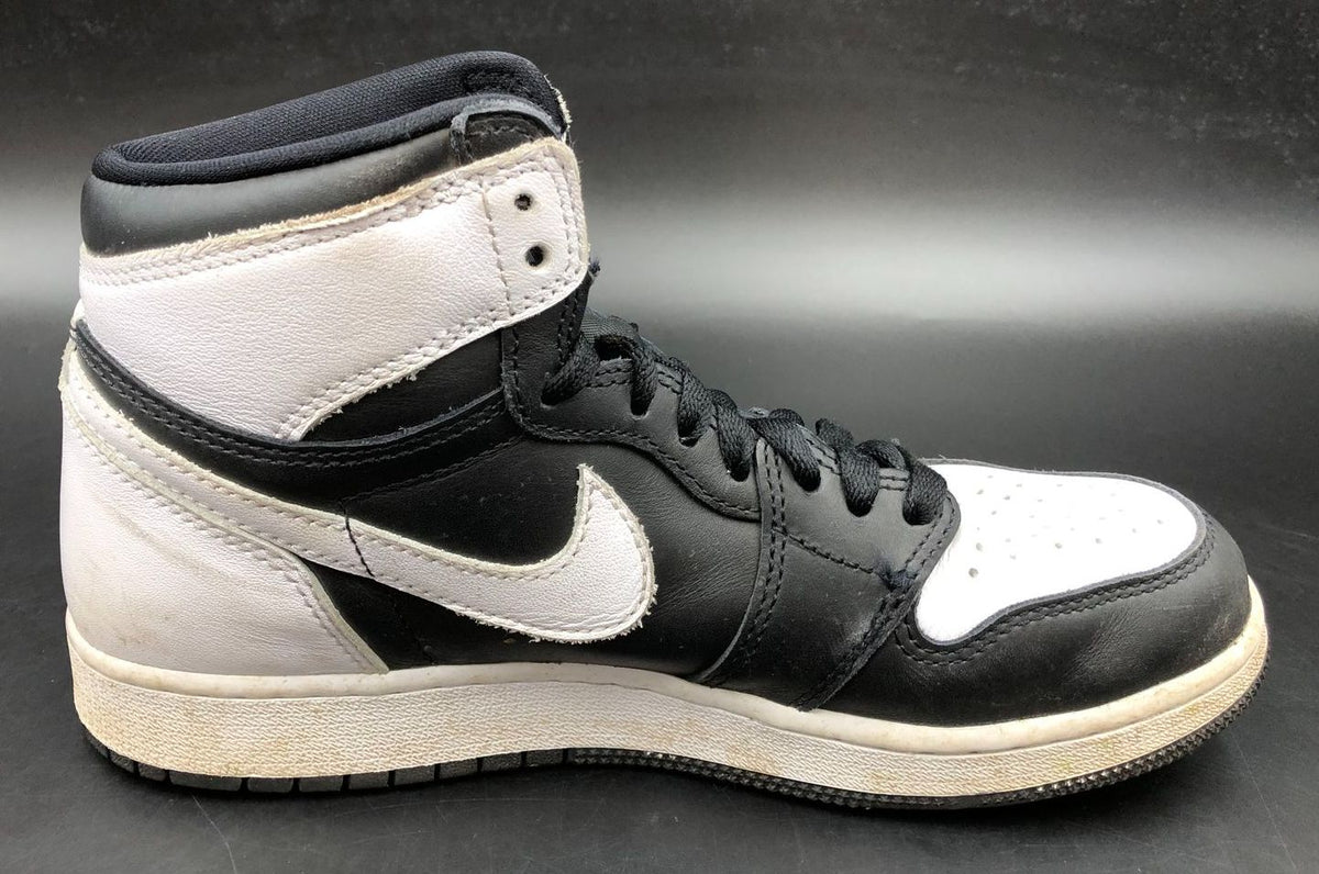 Nike Jordan 1 Retro High OG GS Boys' 'Black White 2.0' Sneakers - Sz 6.5Y (+COA)