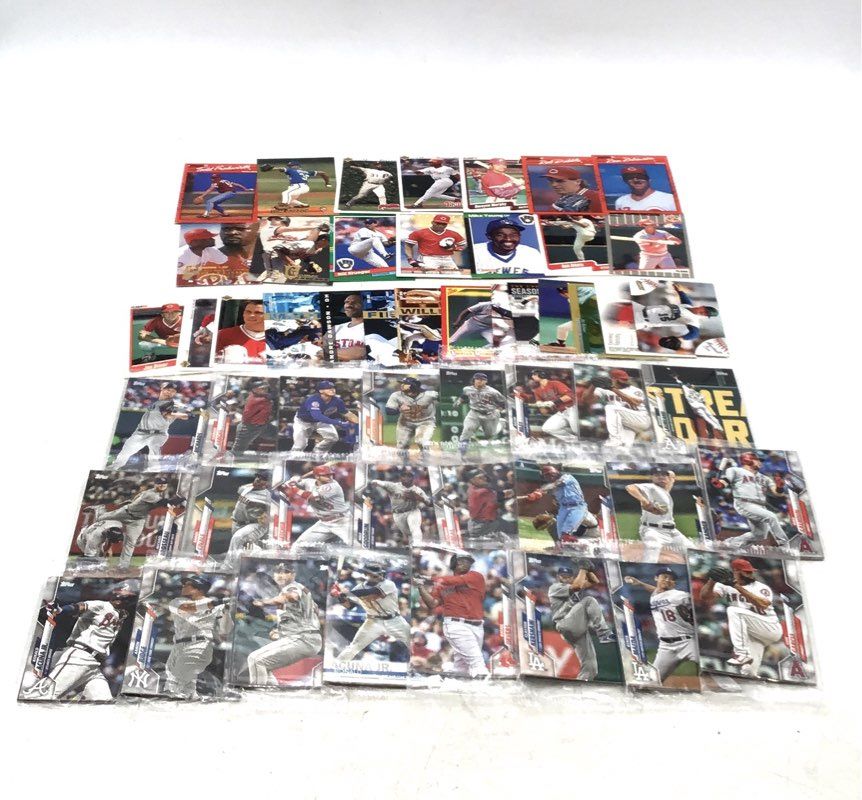 4.1 lbs. Lot Of Leaf Donruss Baseball MLB Cards. Medium Box, Unsorted