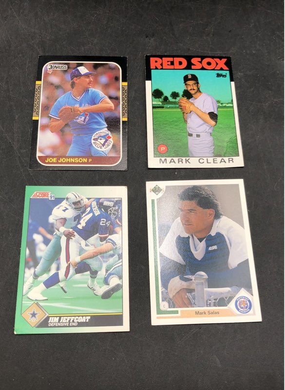 Mixed Lot Of Baseball MLB Cards. Medium Box, Unsorted