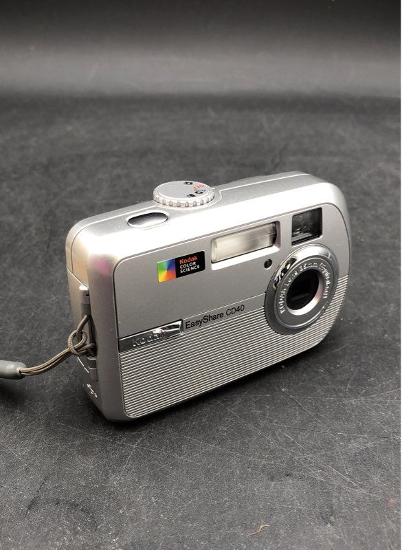 Kodak EasyShare CD40 Point & Shoot Digital Camera