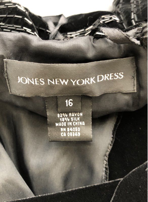 Vintage Jones New York Women's Black Silk Velvet Beaded Halter Dress Sz 16 NWT