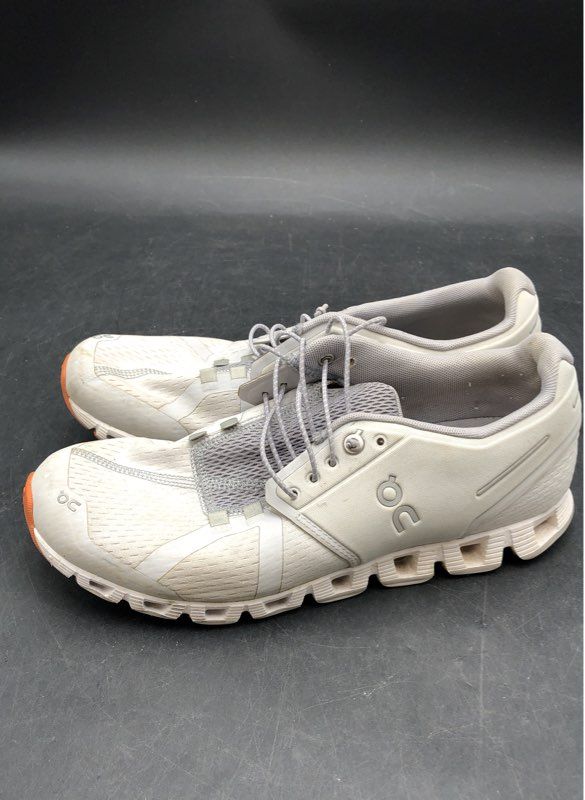 On Cloud Women's White Athletic Shoes - Size 9.5