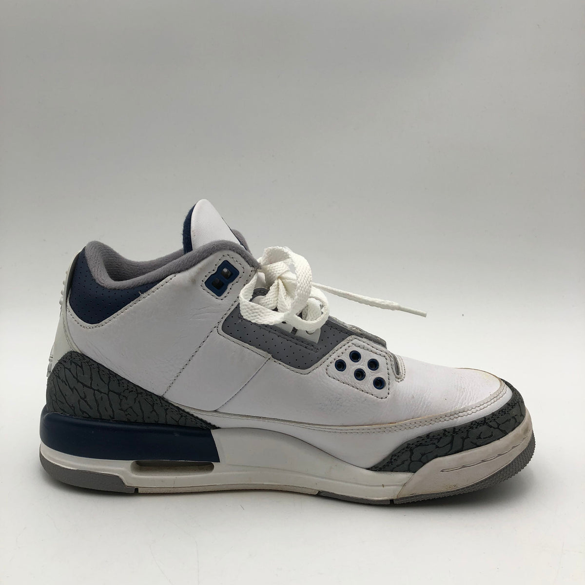 Nike Air Jordan 3 Retro Midnight Navy Boy's Sneakers Size 6.5 COA