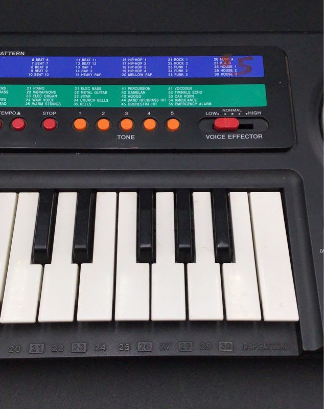 Casio Rapman Rap-1 32 Key Electronic Keyboard With Voice Effector