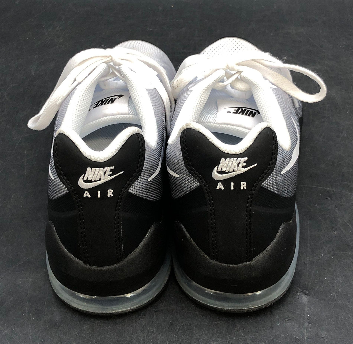 Nike Air Max Invigor Black White Wolf Grey Running Sneakers Men's Size 9