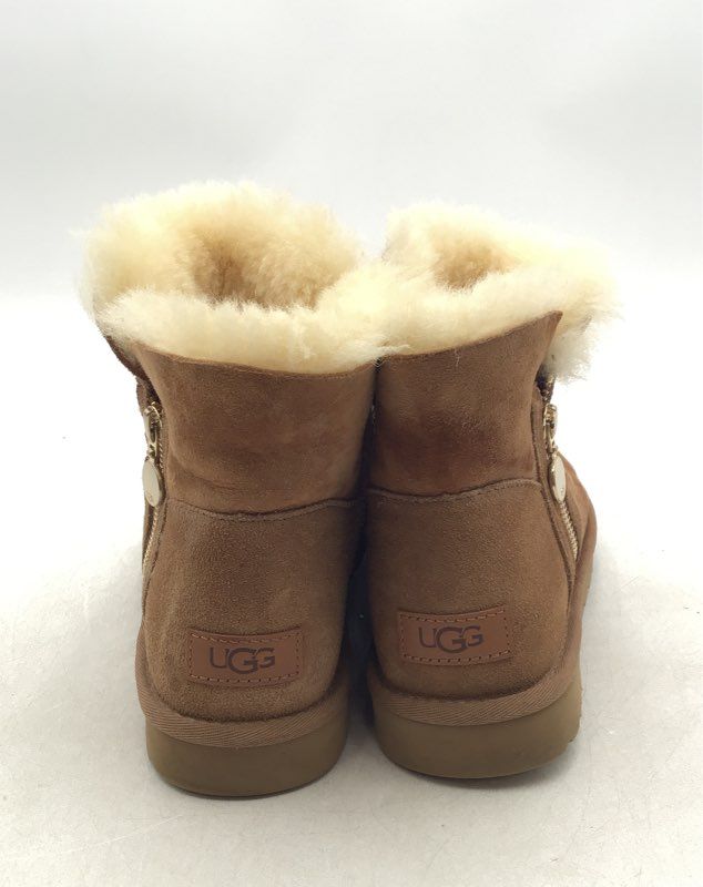 Ugg Women&#39;s Brown Suede Side Zip Shearling Style Boots - Size 9