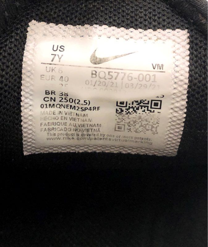 Nike Air Max 270 Triple Black GS Youth Sneakers Size 7Y