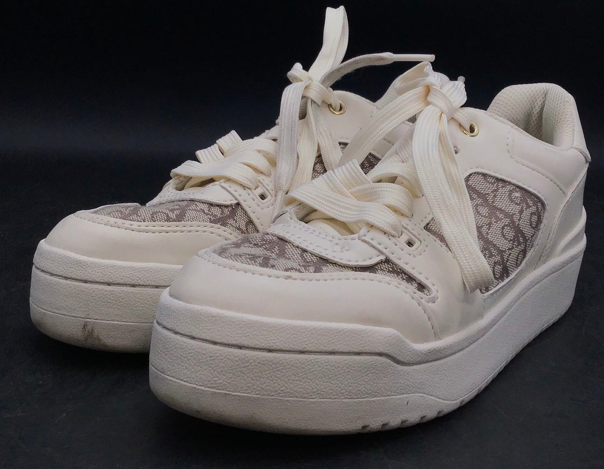 Calvin Klein Women's White Beige Athletic Shoes - Size 7M