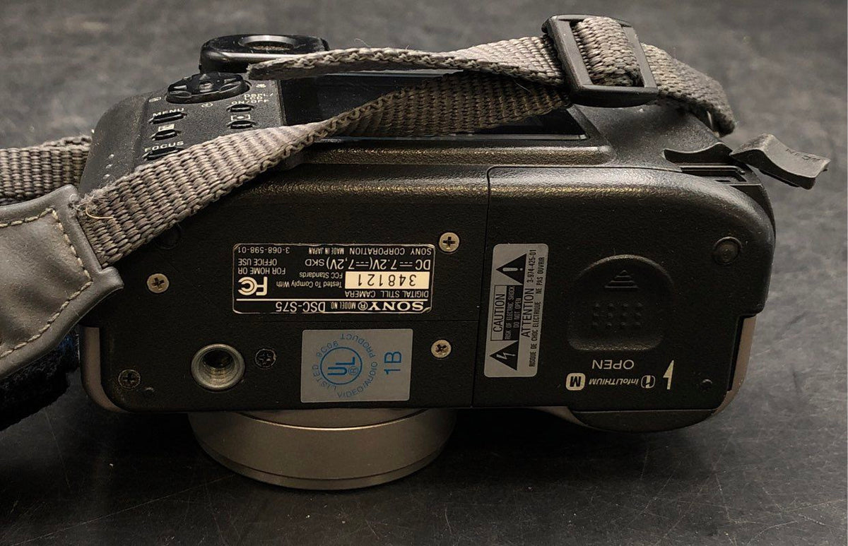 Sony Cyber-Shot DSC-S75 Compact Digital Still Camera