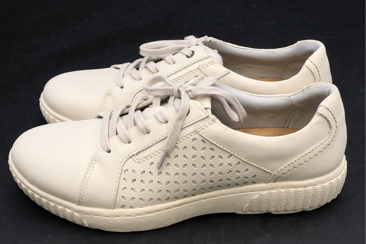 NIB Clarks Women's White Athletic Shoes - Size 8.5