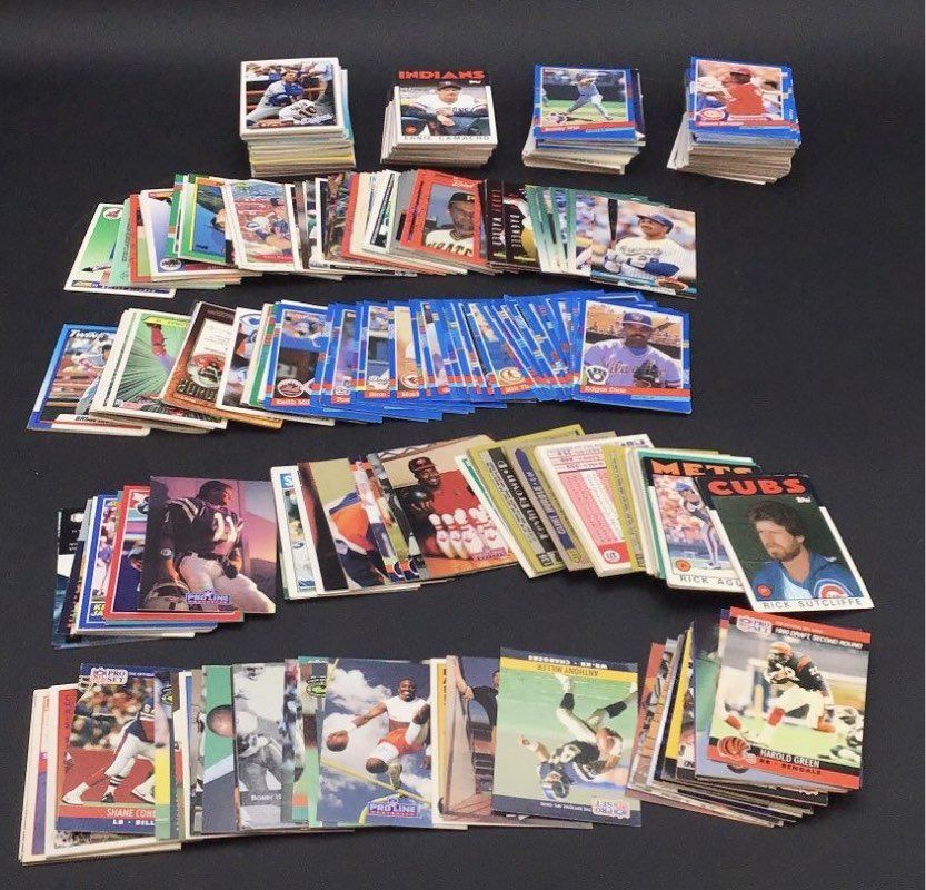 16.13 lbs. Lot Of Collectible Sports Trading Cards. Medium Box, Unsorted