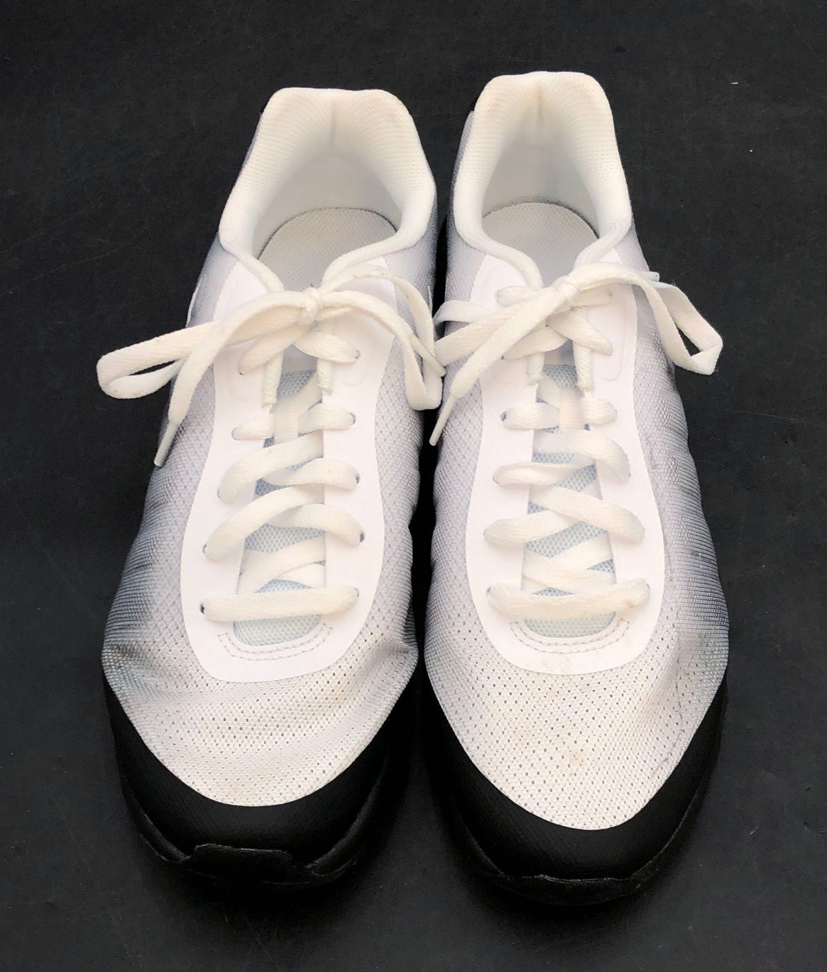Nike Air Max Invigor Black White Wolf Grey Running Sneakers Men's Size 9