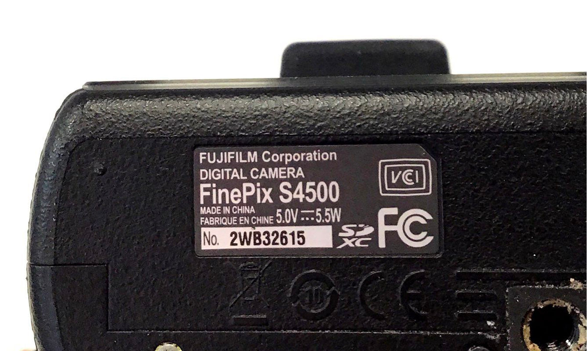Fujifilm FinePix S4500 14MP Digital Camera 30x Super Wide Zoom Lens