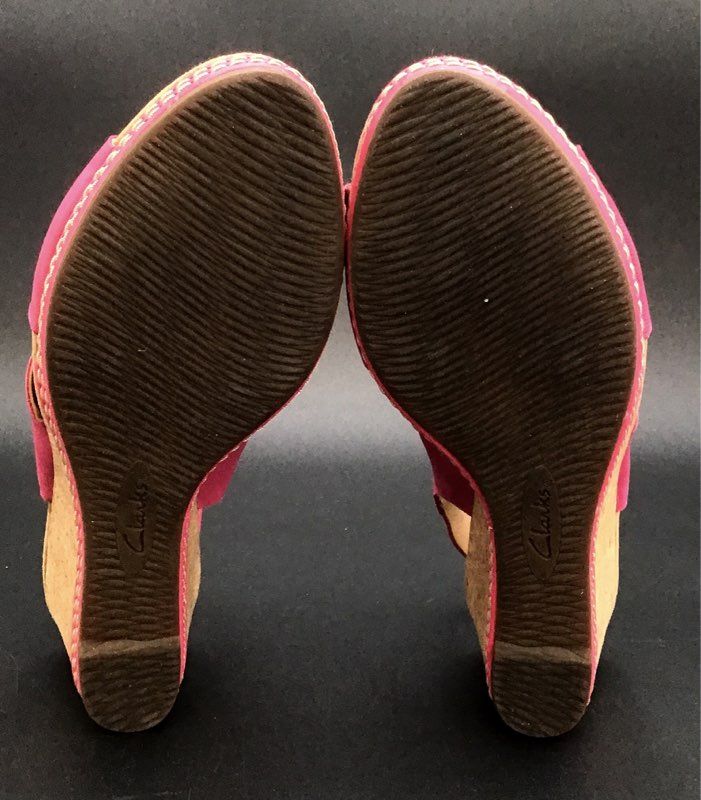 Clarks Women&#39;s Pink White Flip-Flop And Slingback Sandals - Size 7M Lot Of 2