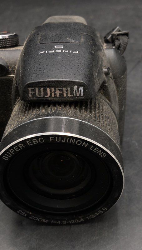 Fujifilm FinePix S3400 14MP 28x Optical Zoom Digital Bridge Camera