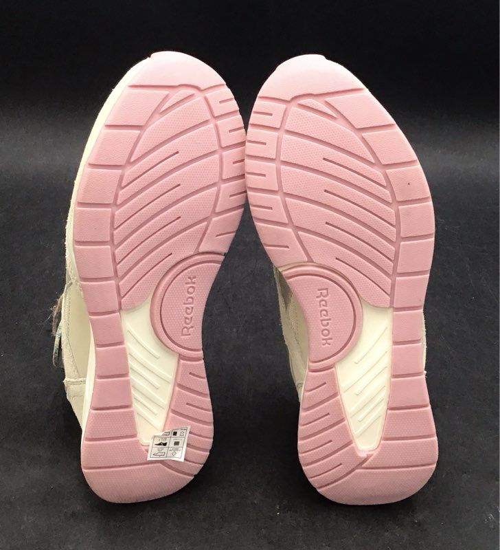 Reebok Rewind Run Chalk Pink Blue Low Top Sneakers Women's Size 10 NWT