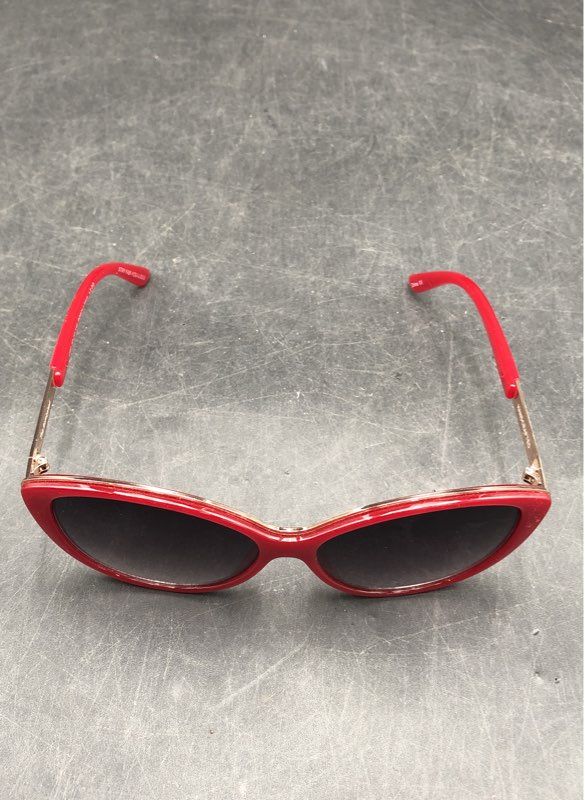 Prive Revaux Women's Red Plastic Cat Eye Sunglasses W/Case