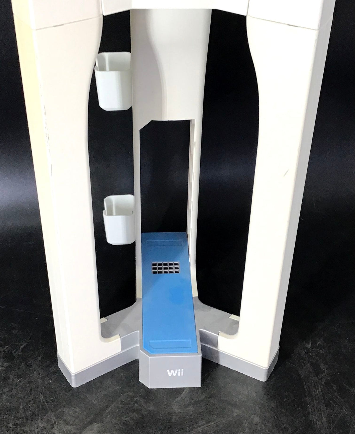 Nintendo Wii White Game Storage Rack Tower Disk Stand
