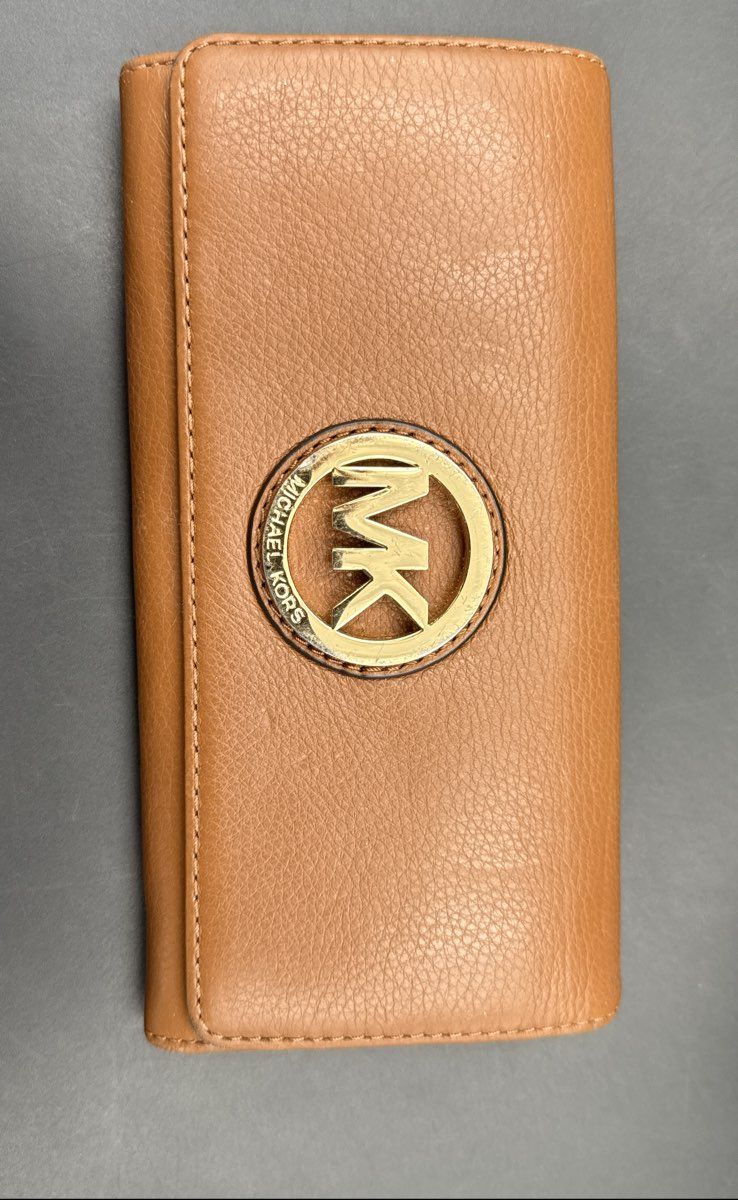 Michael Kors Tan Pebbled Leather MK Circle Logo Flap Continental Wallet Gold
