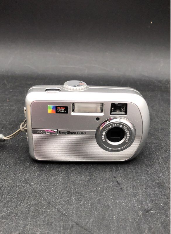 Kodak EasyShare CD40 Point & Shoot Digital Camera