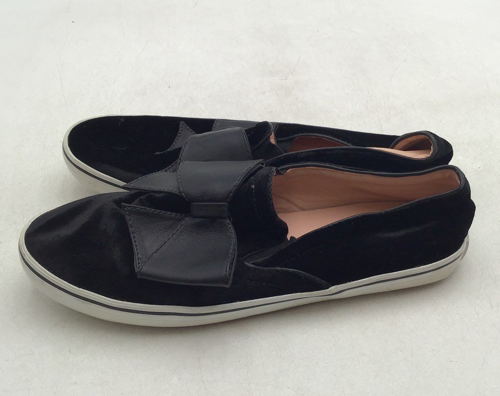 Kate Spade New York Women&#39;s Black Round Toe Casual Slip-On Flats - Size 9B