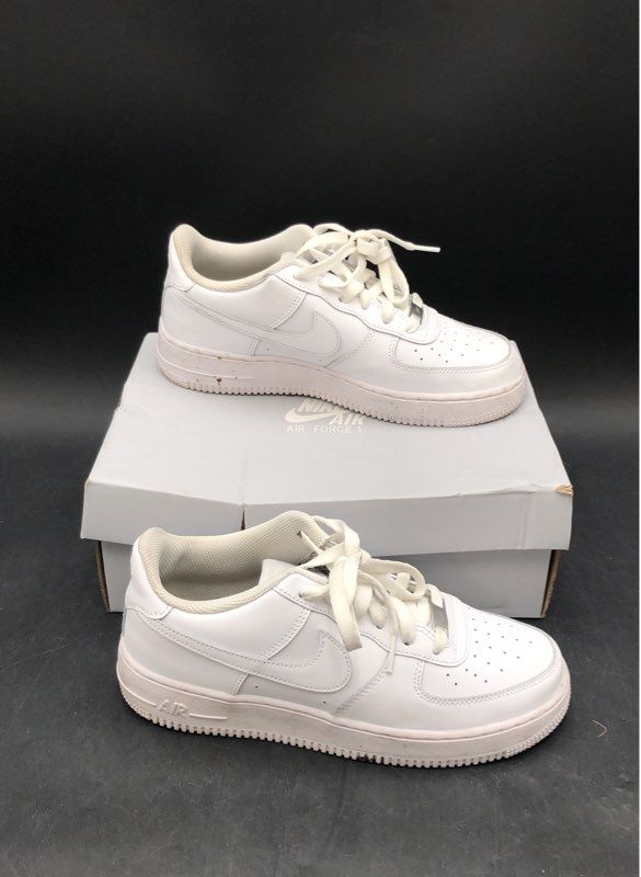 Nike Air Force 1 LE Triple White GS Low Top Sneakers Size 7Y