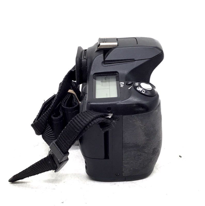 Pentax *ist D 6.1 MP Digital SLR Camera With Strap