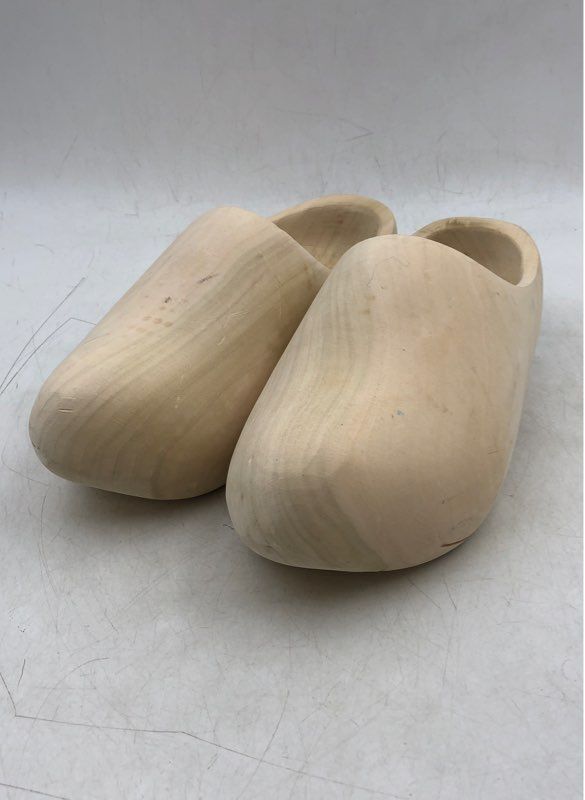 Women&#39;s Tan Wooden Hand-Crafted Clog Shoes - Size 39