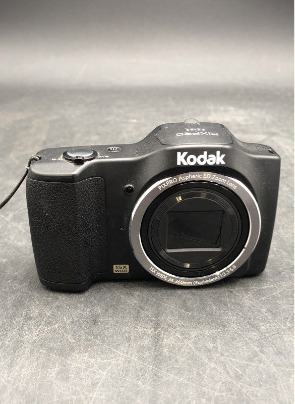 Kodak PixPro FZ152 Digital 16 MP Compact Camera