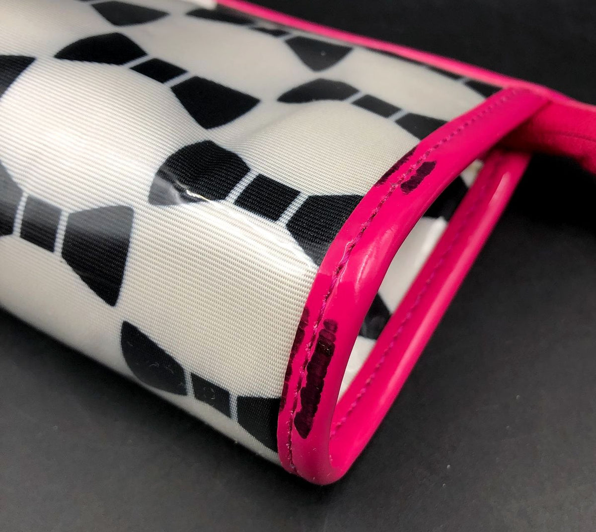 Kate Spade Heddy White/Black Bow Print Cosmetics Pouch w/ Pink Trim & Tag (+COA)