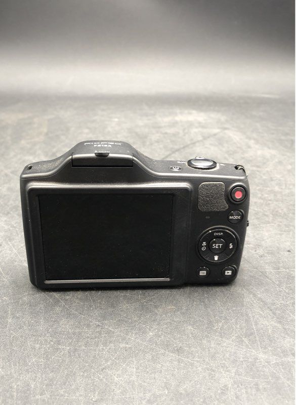 Kodak PixPro FZ152 Digital 16 MP Compact Camera