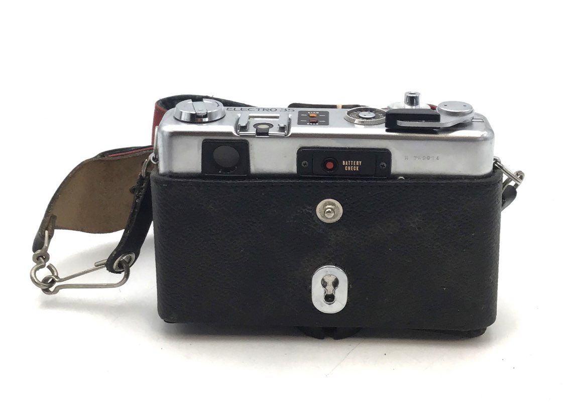 Vintage Yashica Electro 35 35mm Rangefinder Film Camera 45mm f/1.7 Lens