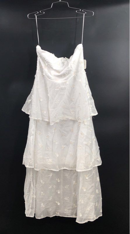Altar'd State Women's White Strapless Tiered Applique Embroidered Dress Sz M NWT