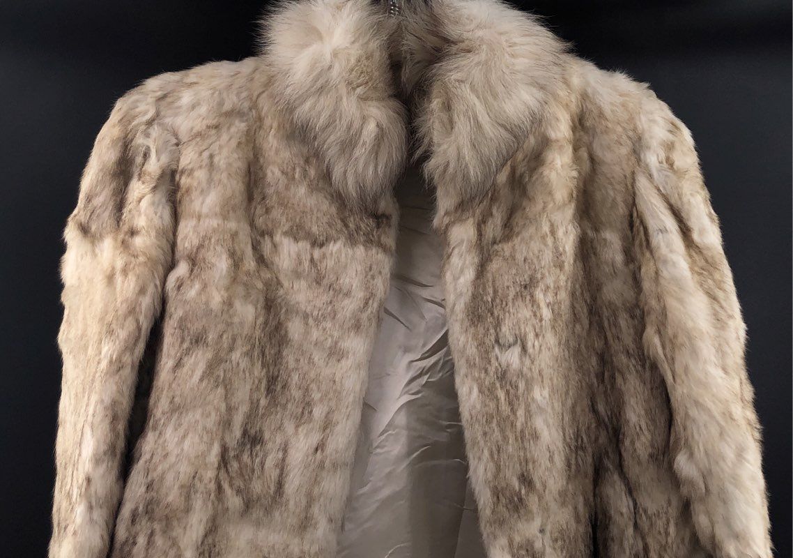 Vintage 90s Women's Real Rabbit Fur Coat Beige Cream Made in Hong Kong Sz S