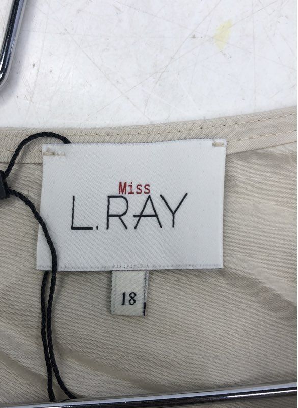 Miss L. Ray Women's Vanilla Kinsley Asymmetric Button Front Shirt NWT Sz 18