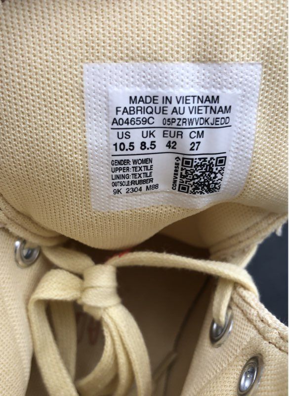 Converse Women's CTAS Lift Canvas Limited High Yellow Athletic Shoes - Size 10.5