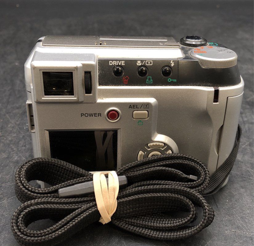 Olympus Camedia C-700 Ultra Zoom Compact Digital Camera