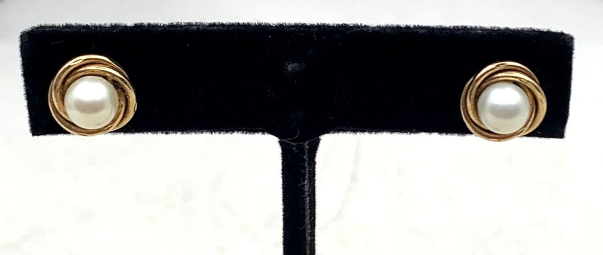 Fabulous 10K Yellow Gold Pearl Ring & Earrings Set 3.43g