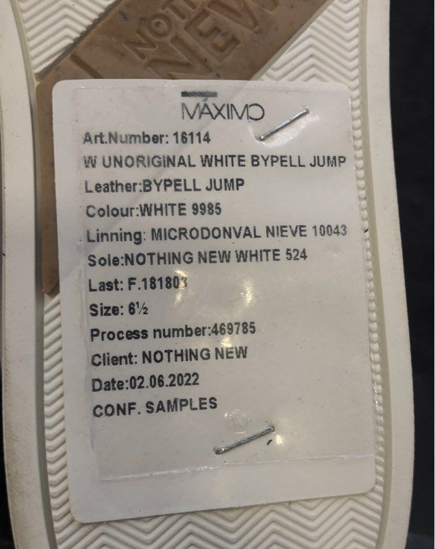 Nothing New W Unoriginal White Low Top Sneaker Sample Womens Size 6.5