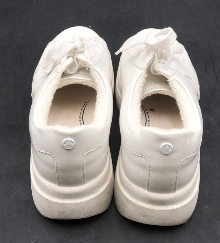 Yellow Box Elonna White Star Platform Sneakers Women's Size 10