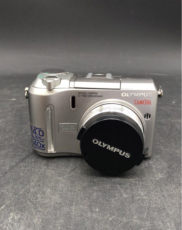 Olympus Camedia C-750 Ultra Zoom Digital Point & Shoot Camera With Accessories